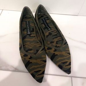 Steve Madden Size 7.5 Camo Flats